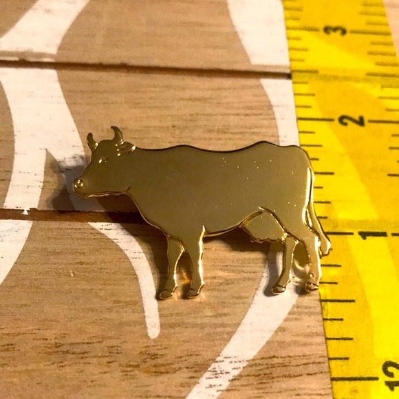 New Old Stock Vintage Cow Brooch-Pin Gold-Tone - Picture 1 of 5